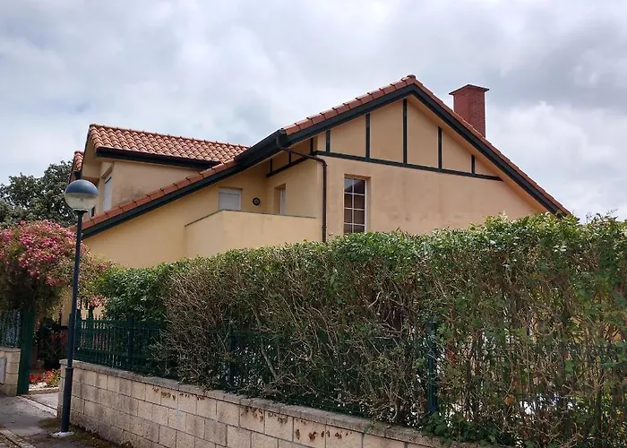 Castillo Chalet Castillo (Cantabria)